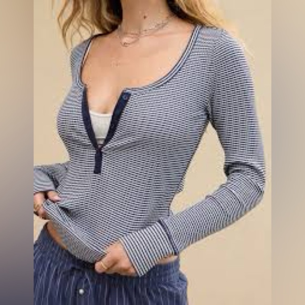 Aerie Size XL Striped Navy Silver Striped Women's Henley Long Sleeve Top